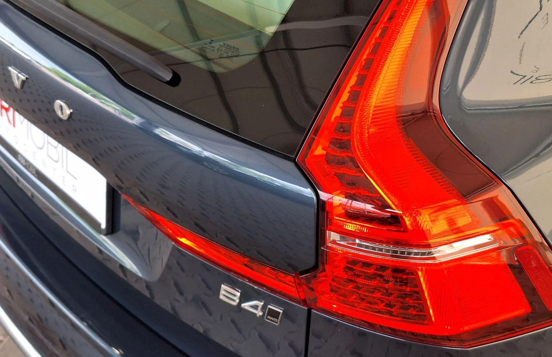 Zunanja slika - Volvo XC60 - B4D AWD Bright •MEMORY•FULL LED•KAMERA•... - 9