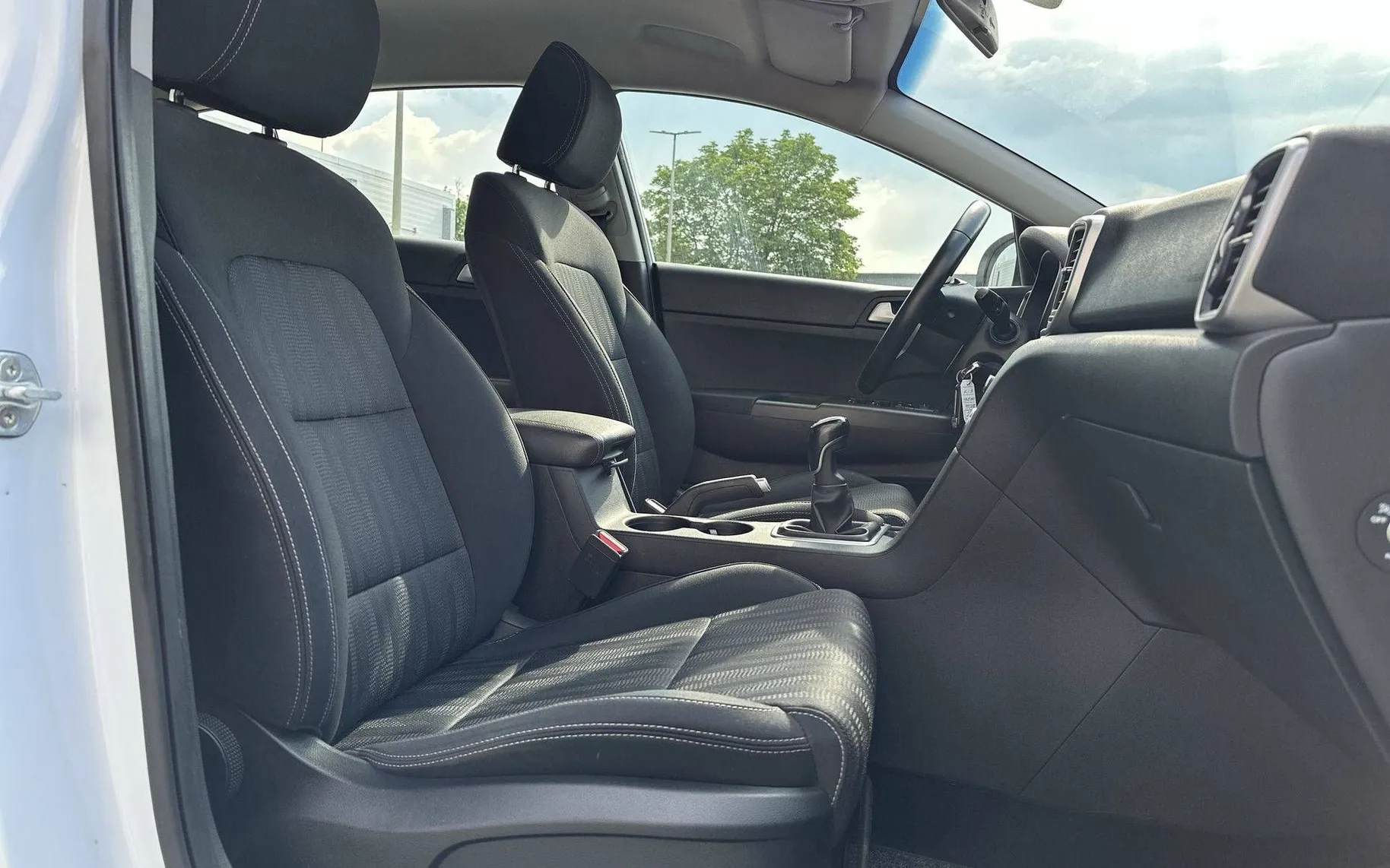 Notranja slika - KIA Sportage - 1.6 GDI LX Active ISG - 20