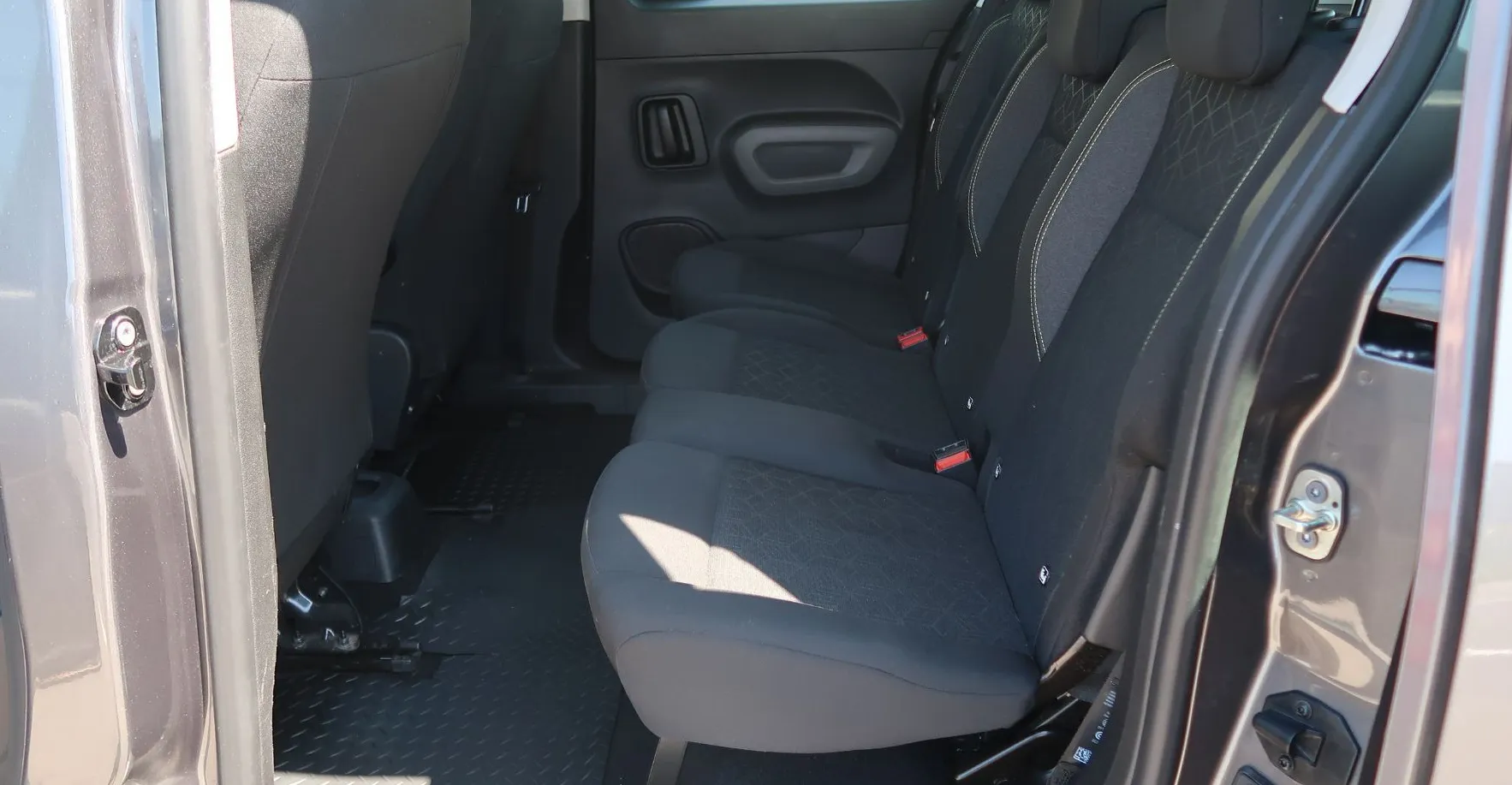 Zunanja slika - Peugeot Rifter - 1.5 BLUEHDI 100 ACTIVE PACK-PDC-AVTOMATSKA KLIMA - 13