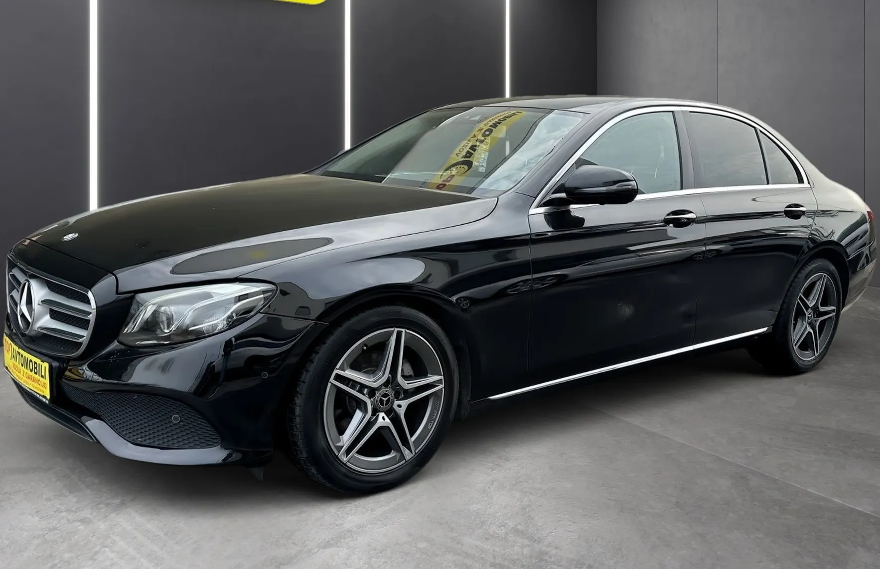 Zunanja slika - Mercedes-Benz E-Razred - E 220d FULL LED TEMPOMAT NAVI 360 KAMERA PDC - 3