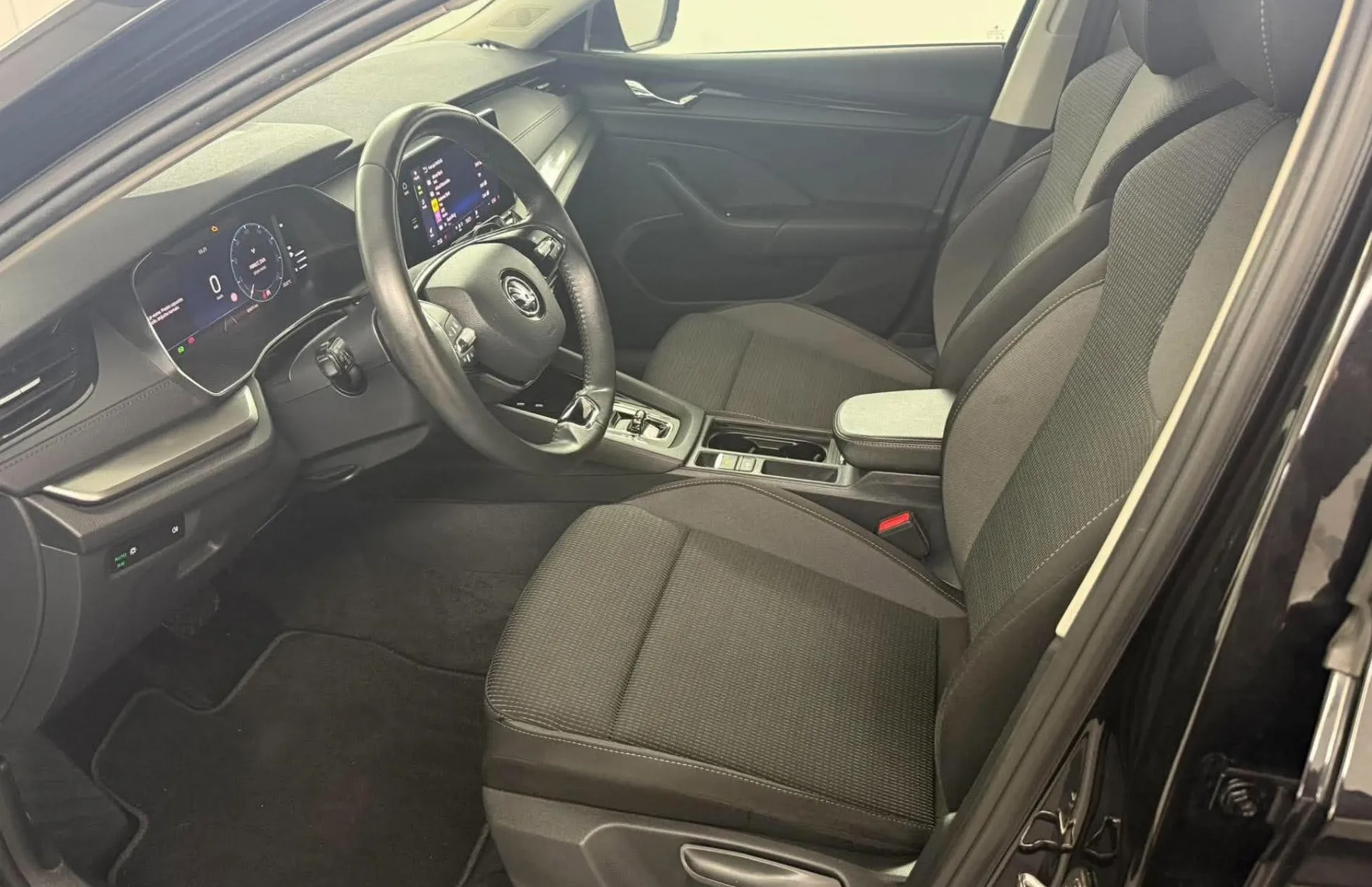 Zunanja slika - Škoda Octavia - Combi 2.0 TDI. DSG.2024 SAMO 89.000 KM - 21