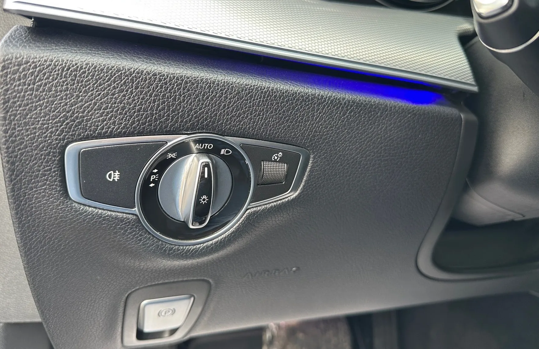 Zunanja slika - Mercedes-Benz E-Razred - E 220d FULL LED TEMPOMAT NAVI 360 KAMERA PDC - 18