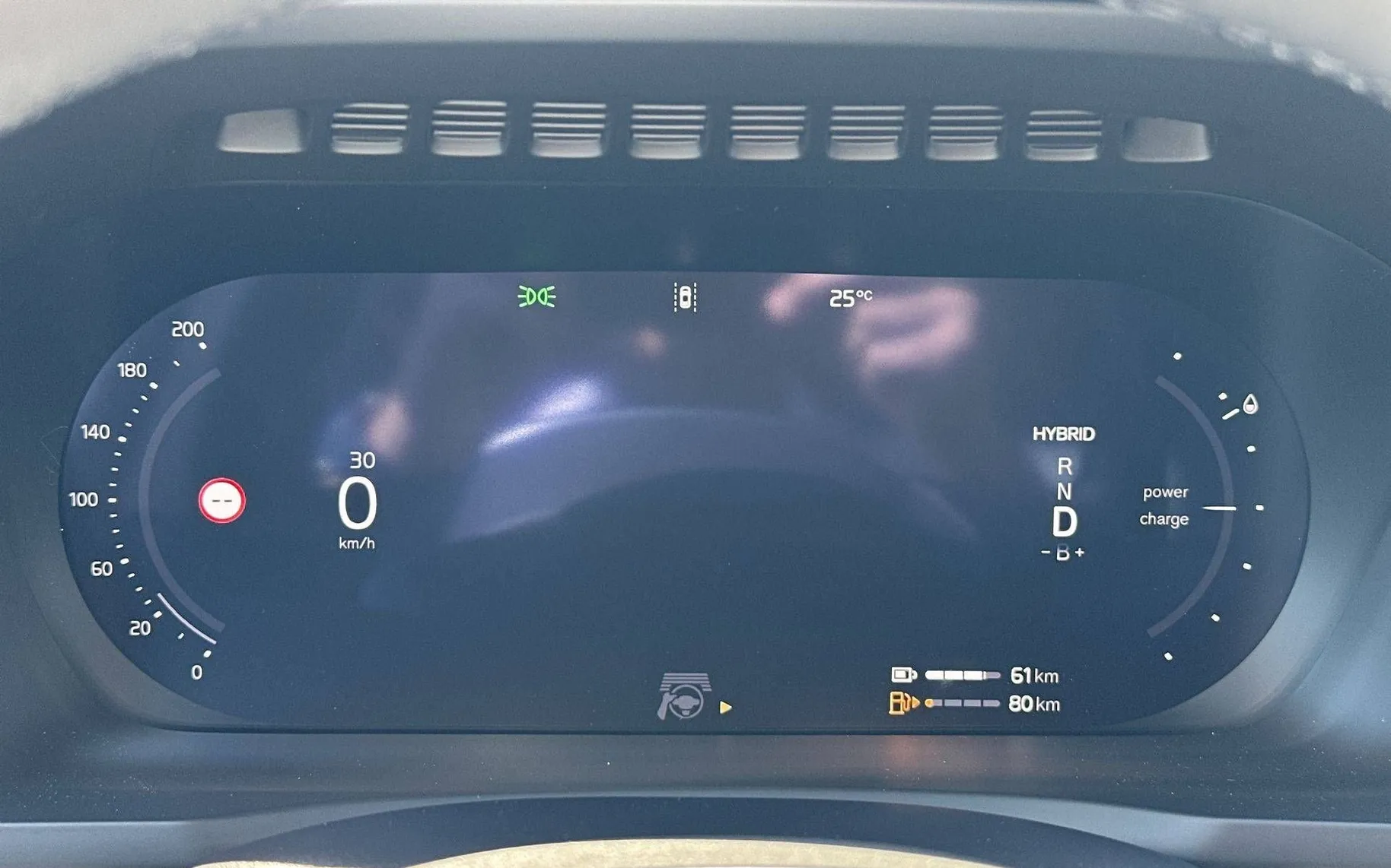 Notranja slika - Volvo XC90 - T8 AWD PLUG-IN HYBRID ULTRA DARK – 7 SEDEŽEV - 15