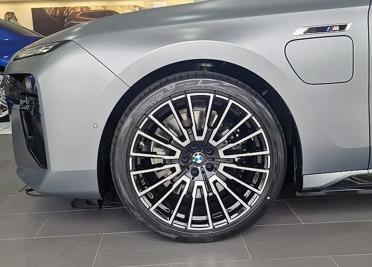 Zunanja slika - BMW Serija 7 - : M760e xDrive M Sport - Performance - 5