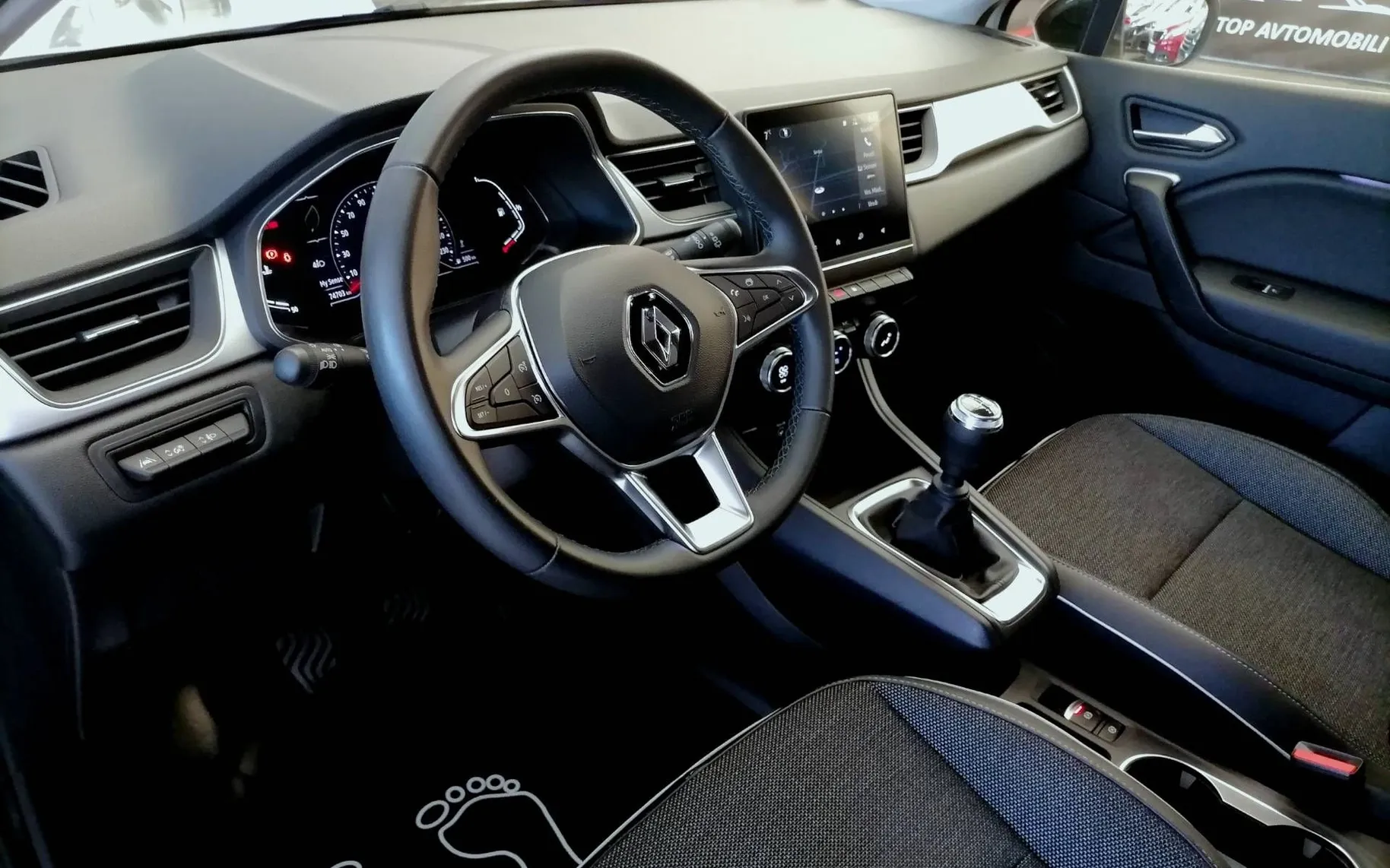 Zunanja slika - Renault Captur - TCe 90 Techno FULL LED KAMERA ALU PDC 1.LASTNIK - 5