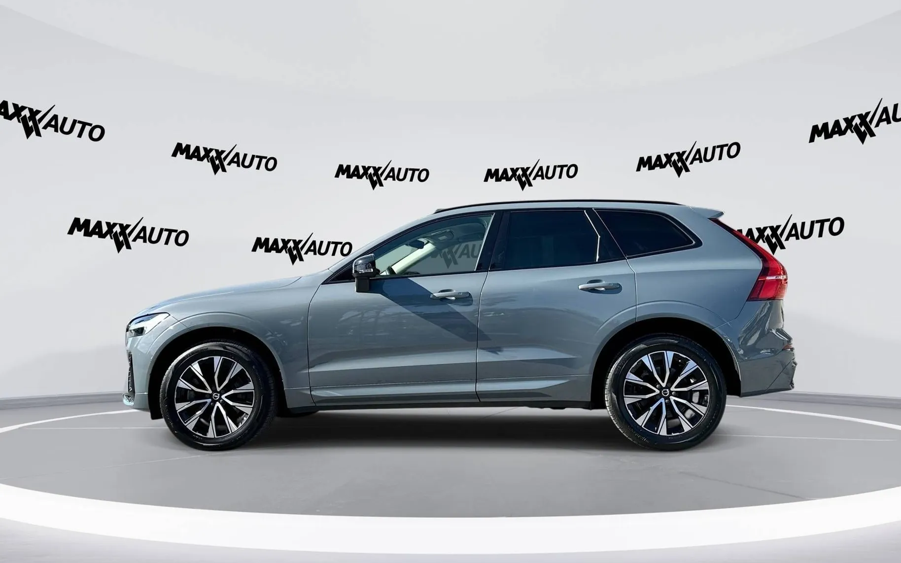 Notranja slika - Volvo XC60 - B4 D Plus Dark Avt. - 8