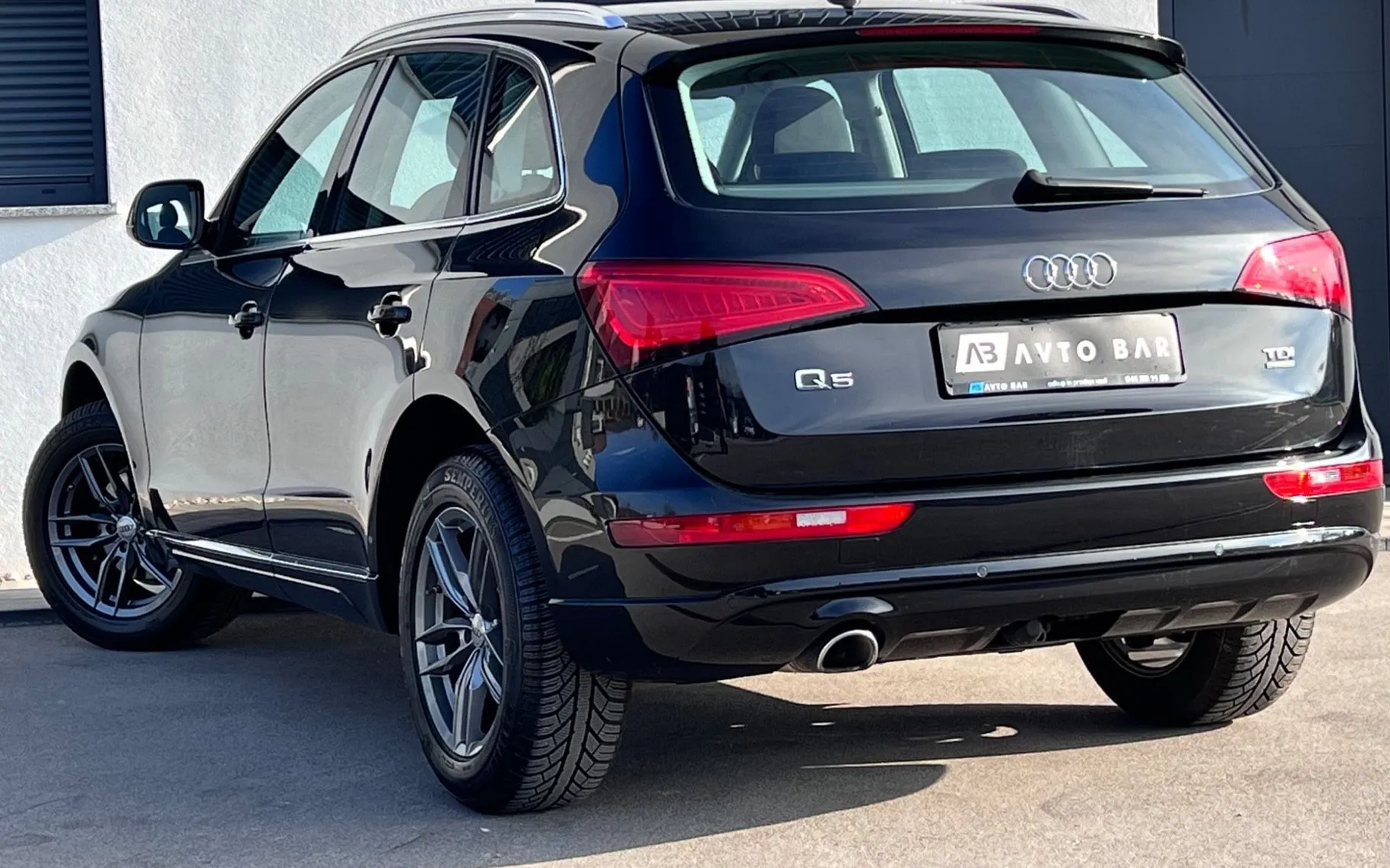 Notranja slika - Audi Q5 - 2.0 TDI+Q+SLO+1.LAST+NAVI+XENON+... - 8