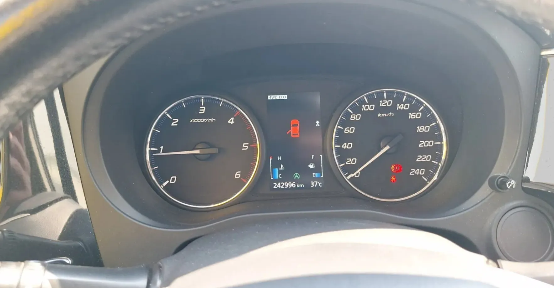 Zunanja slika - Mitsubishi Outlander - 4WD 2.2 - 10