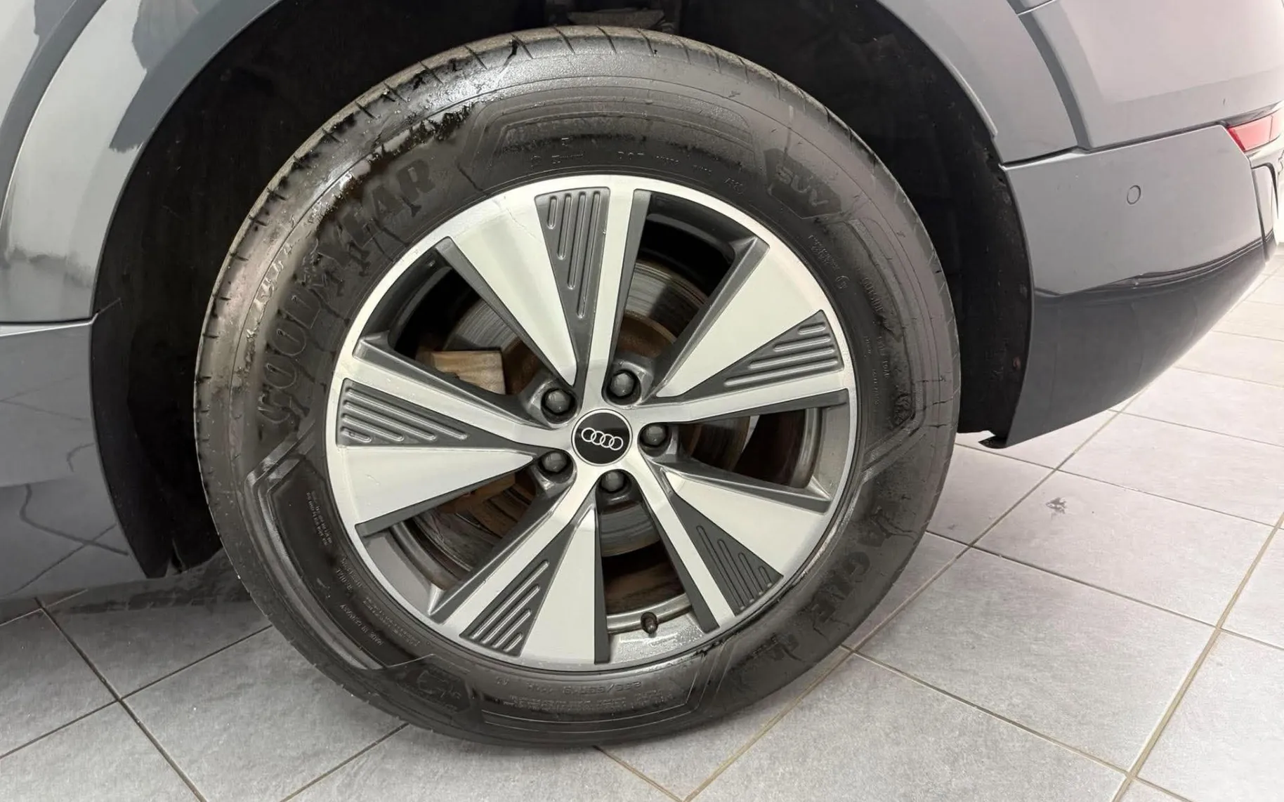 Zunanja slika - Audi e-tron - 50 quattro S line.NEMŠKI+4ALU.KAMERA.NAV.USNJE.LED - 16