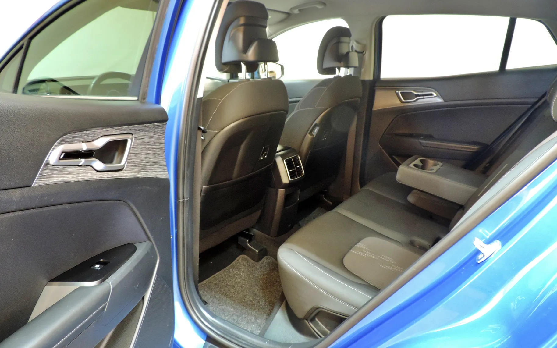 Zunanja slika - KIA Sportage - 2WD 1.6 CRDI MHEV EX Style Aut. LED-KAMERA-KEYLESS - 10