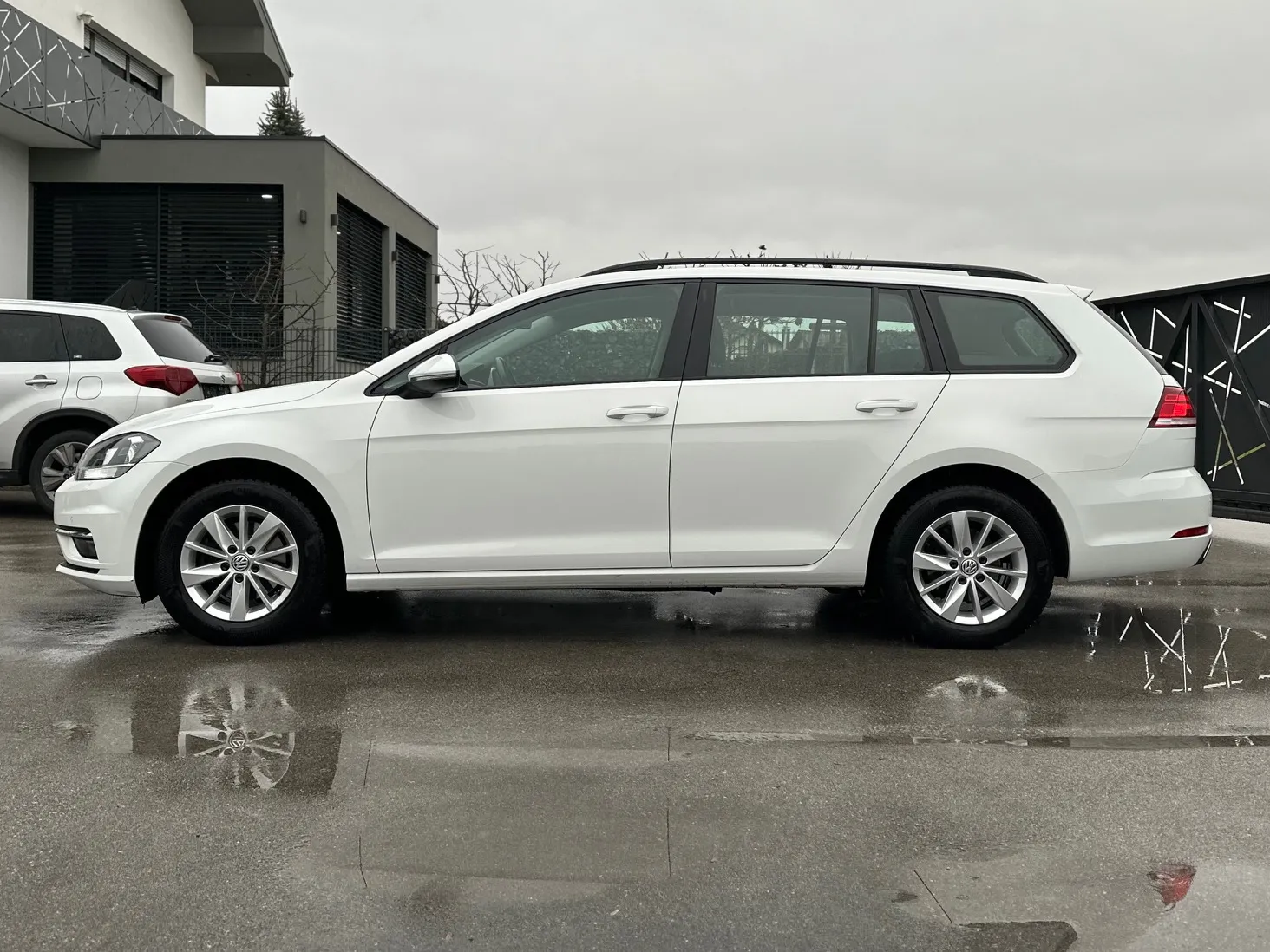 Zunanja slika - VW Golf - Variant 1,6 TDI Comfortline+SLO+1LAST+ACC+KLJUKA+NAVI.. - 2