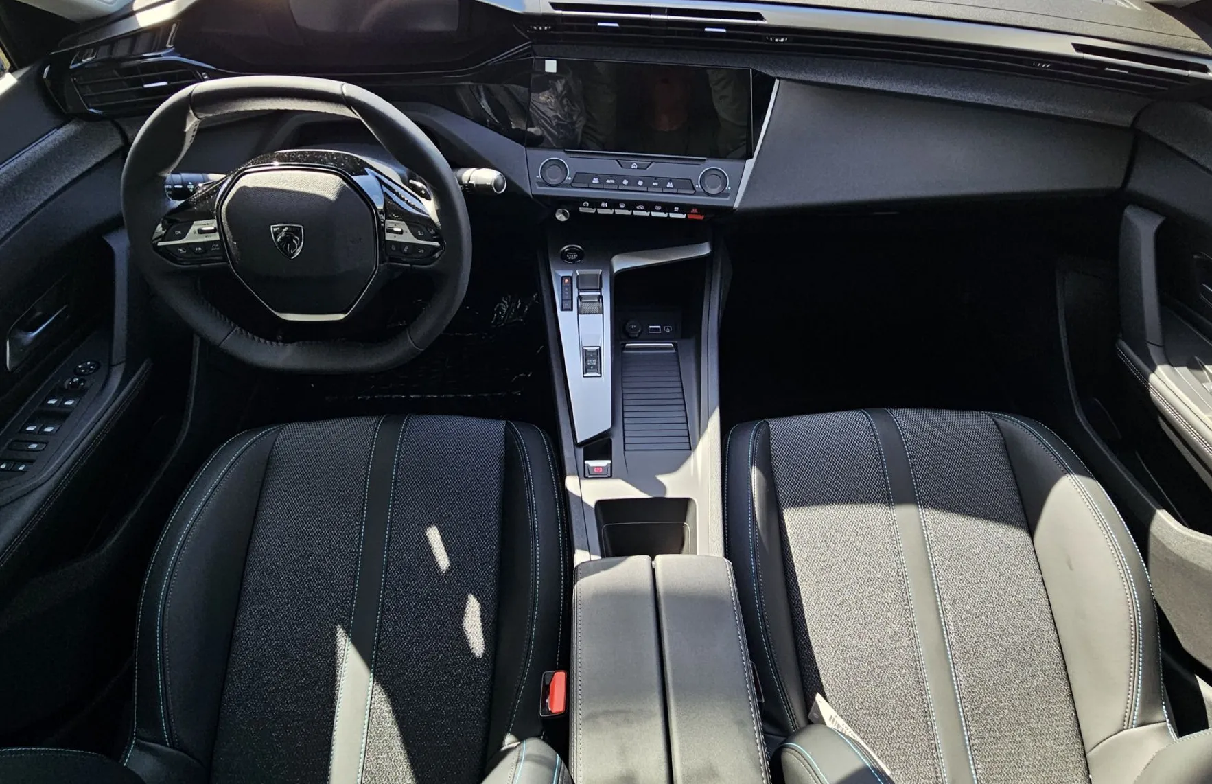 Zunanja slika - Peugeot 408 - ALLURE HIBRID 145 e-DCT6 - 6
