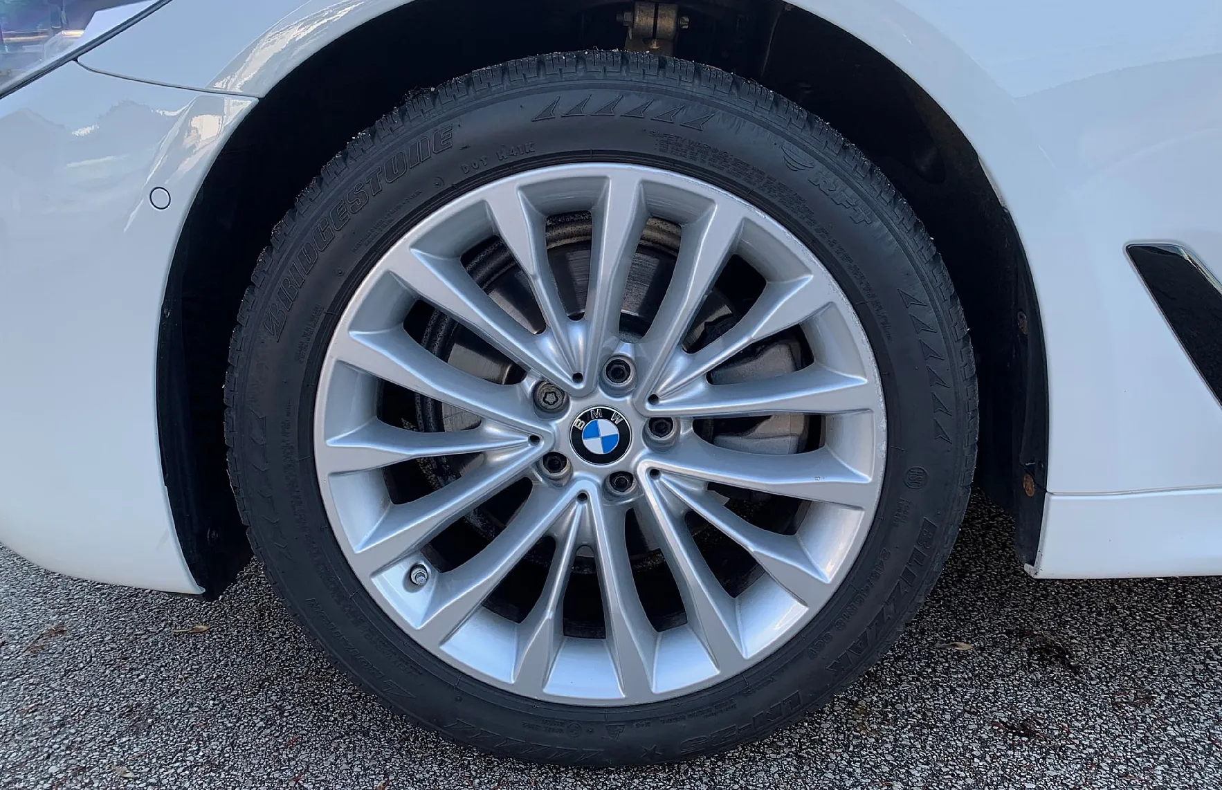 Zunanja slika - BMW Serija 5 - Touring: 520d xDrive  Avt.NEPOZABNO DOŽIVETJE - 16