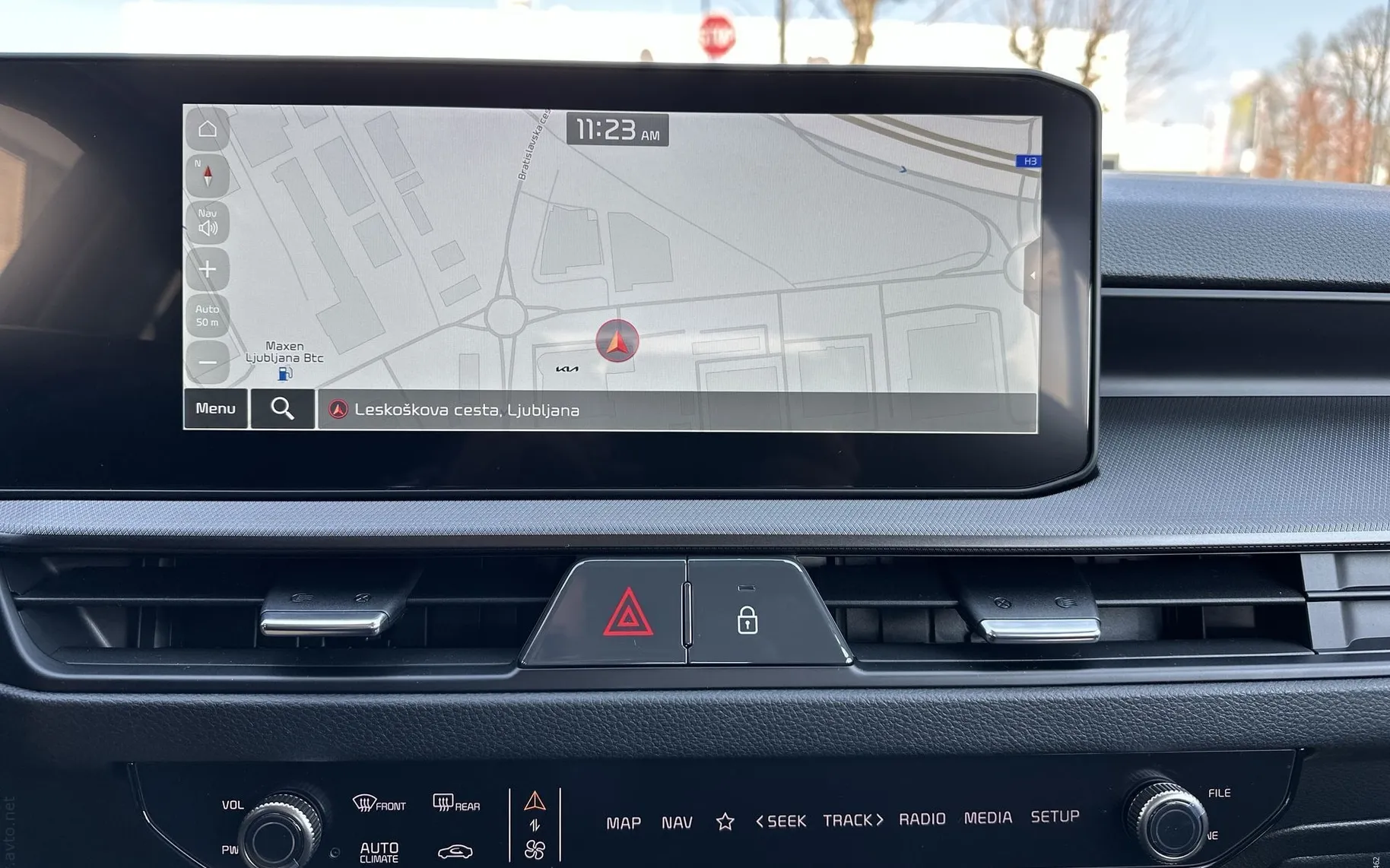 Notranja slika - KIA Stonic - 1.0 T-GDi LX Life M T - 20