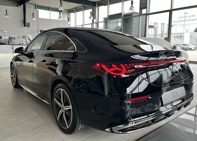 Zunanja slika - Mercedes-Benz CLA-Razred - 180 AMG Line ..na zalogi.. NOVI MODEL - 4