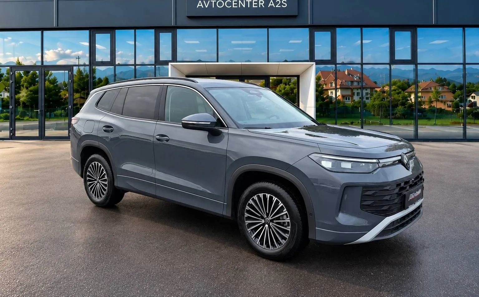 Zunanja slika - Volkswagen Tayron - 1.5 eTSI  Life DSG- 7 sedežev-Vlečna kljuka-360kam - 2