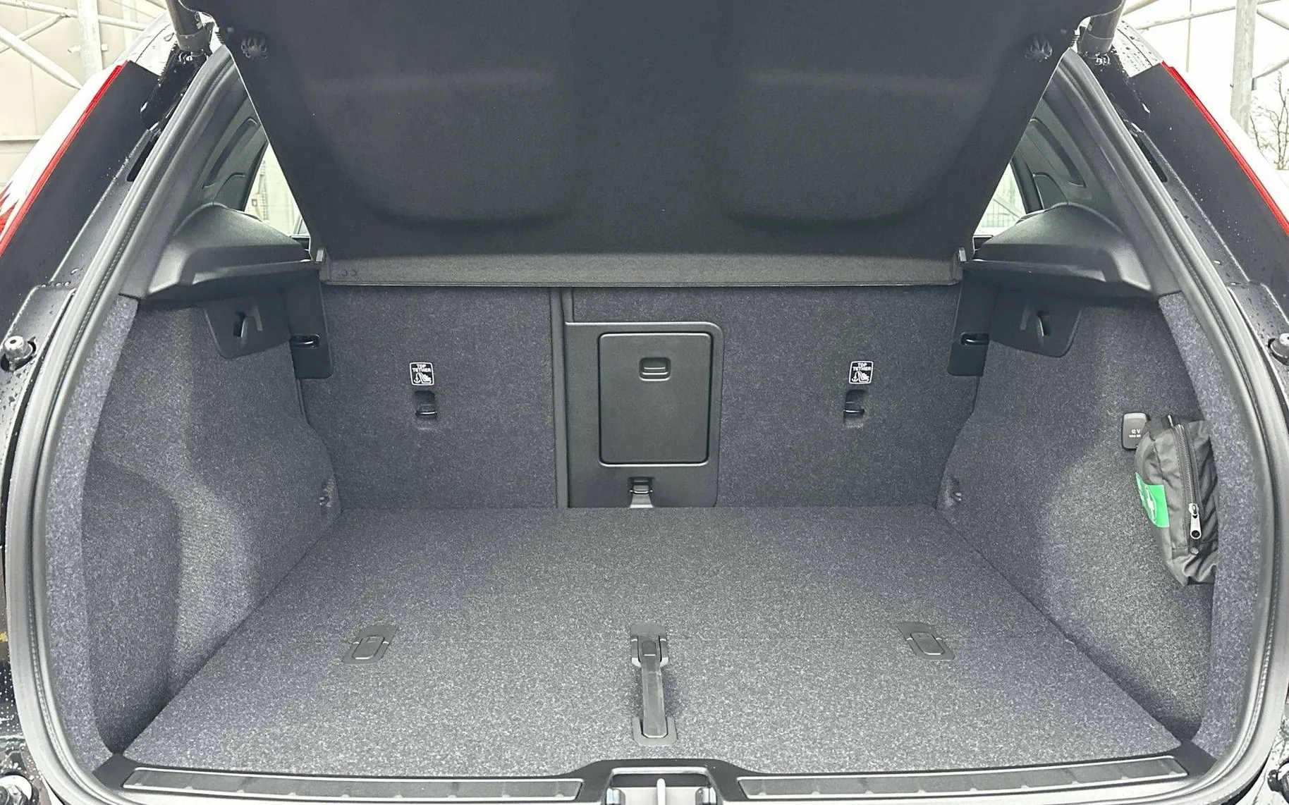 Notranja slika - Volvo XC40 - B3 P Core AT DCT 3 leta garancije + 3 servisi... - 20