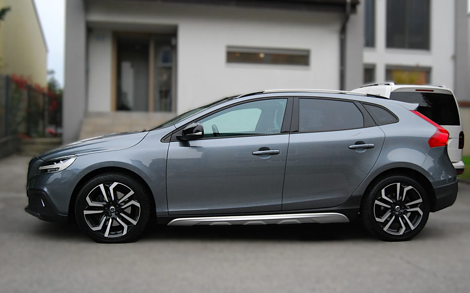 Zunanja slika - Volvo V40 - Cross Country D3 Geartronic Momentum  - Översta Edition - 3