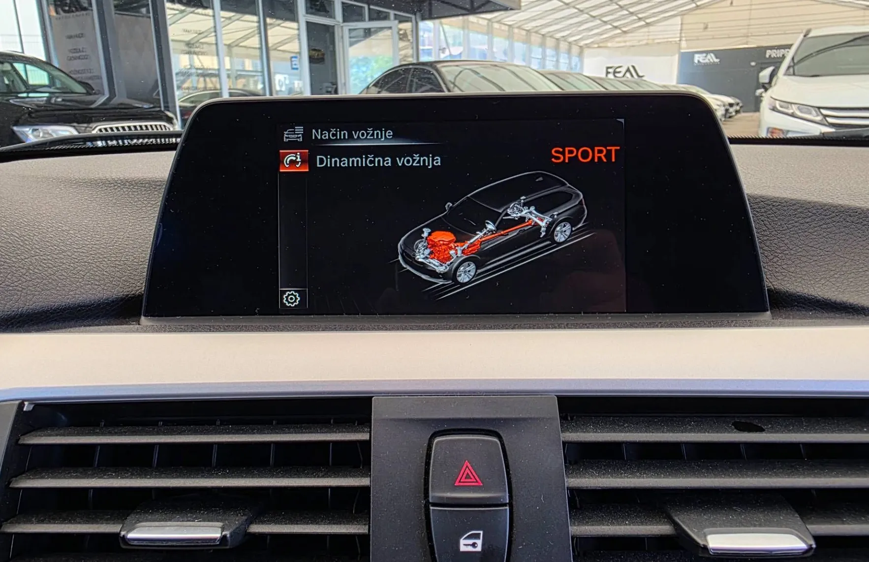 Zunanja slika - BMW Serija 3 - Touring: 318D-AVT-FACELIFT-FULL LED-NAVI-TEMPOMAT-PDC- - 18