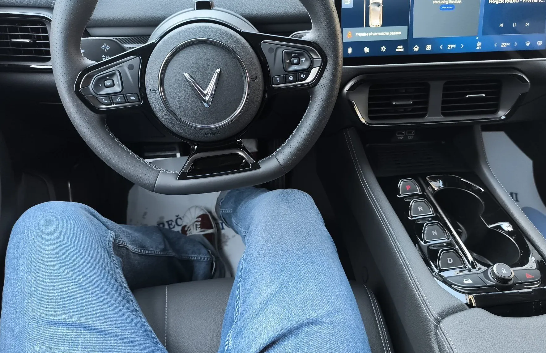 Zunanja slika - Vinfast VF8 - 87.7 kWh AWD ECO-350PS AWD-ZALOGA-POLNILNICA - 8