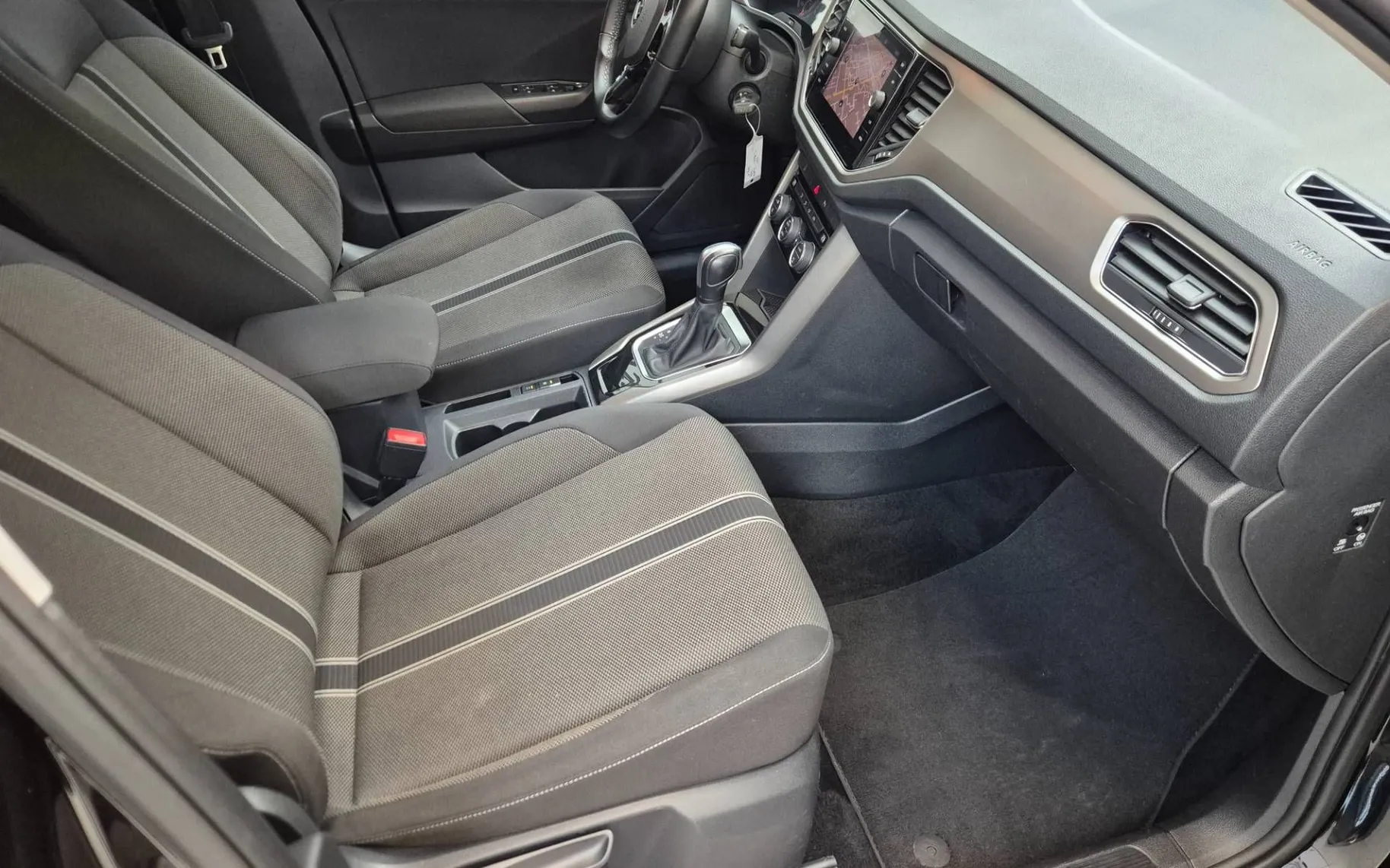 Notranja slika - Volkswagen T-Roc - 2.0 TDI DSG SCR Style 110 150 ... - 8