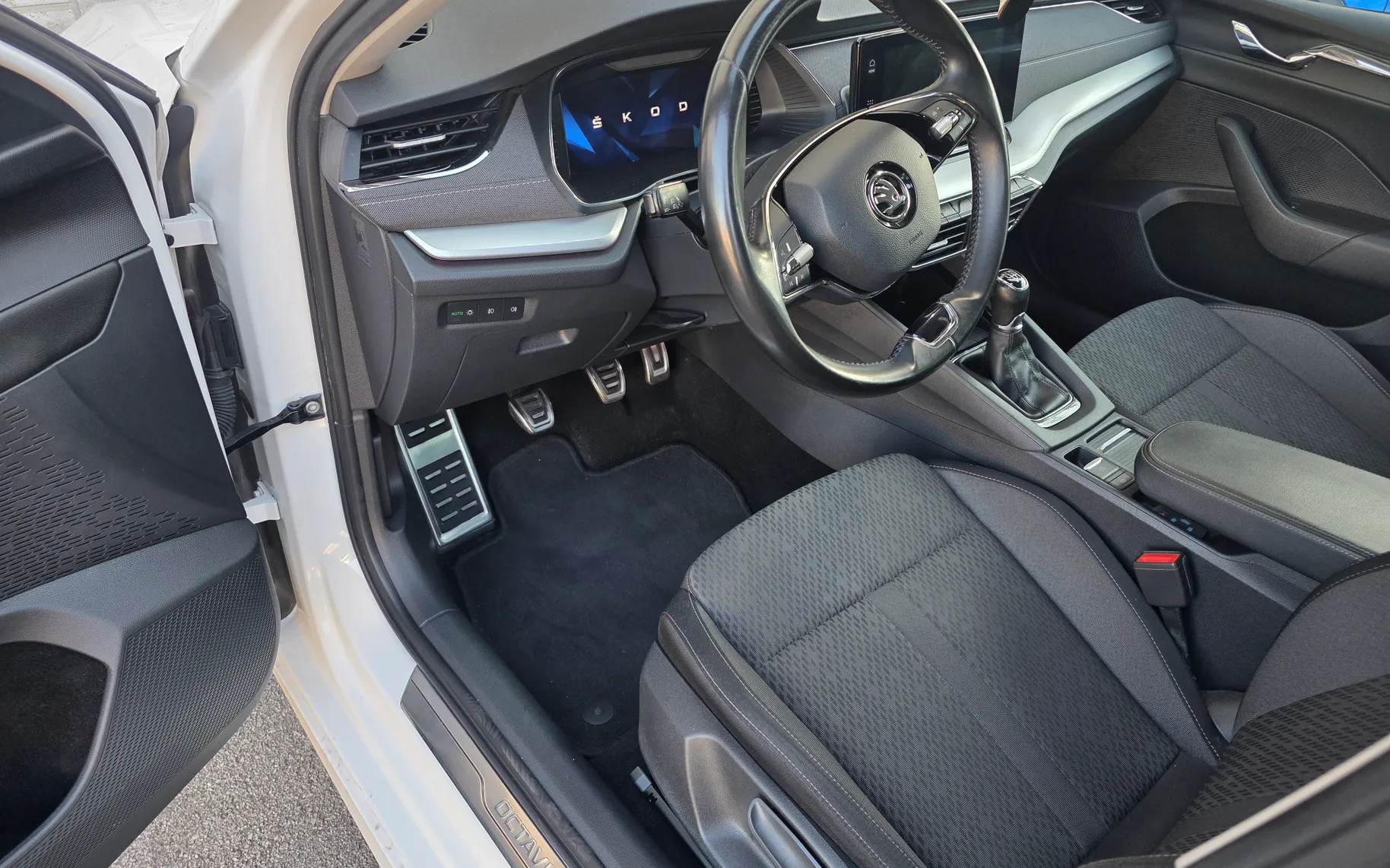 Notranja slika - Škoda Octavia - Combi 1,5 TSI ACT Style - 5