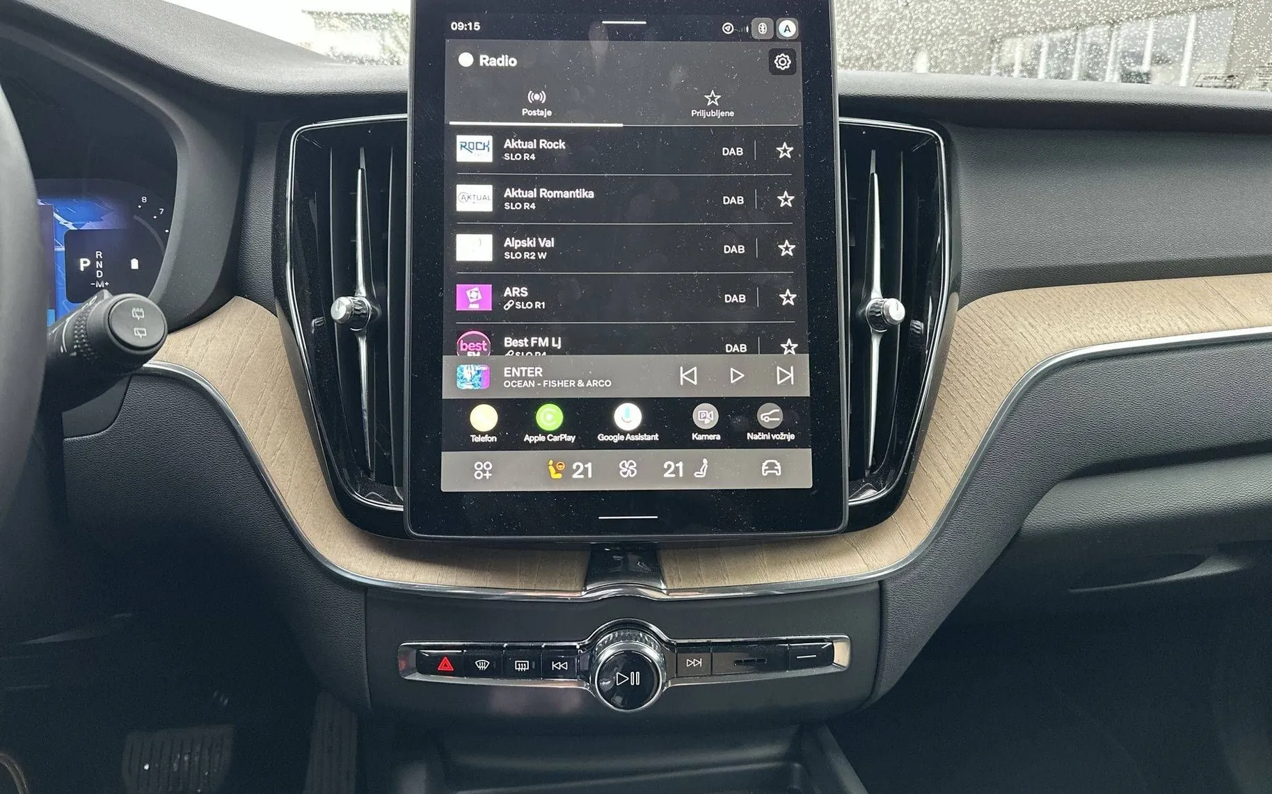 Notranja slika - Volvo XC60 - B5 P AWD Plus Dark Avt. - 16
