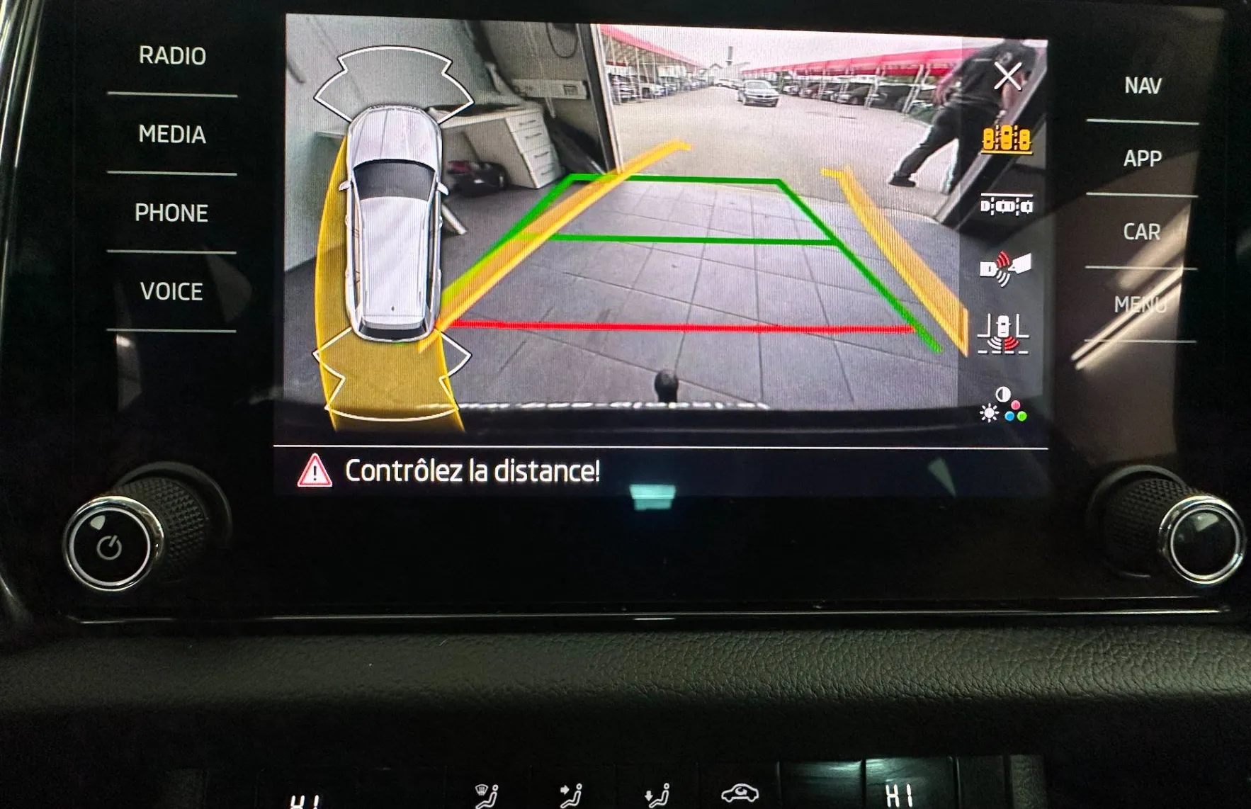 Zunanja slika - Škoda Kodiaq - 2.0 TDI 110kW DSG.KAMERA.LED..2023.ACC.KLJUKA.7SED - 16