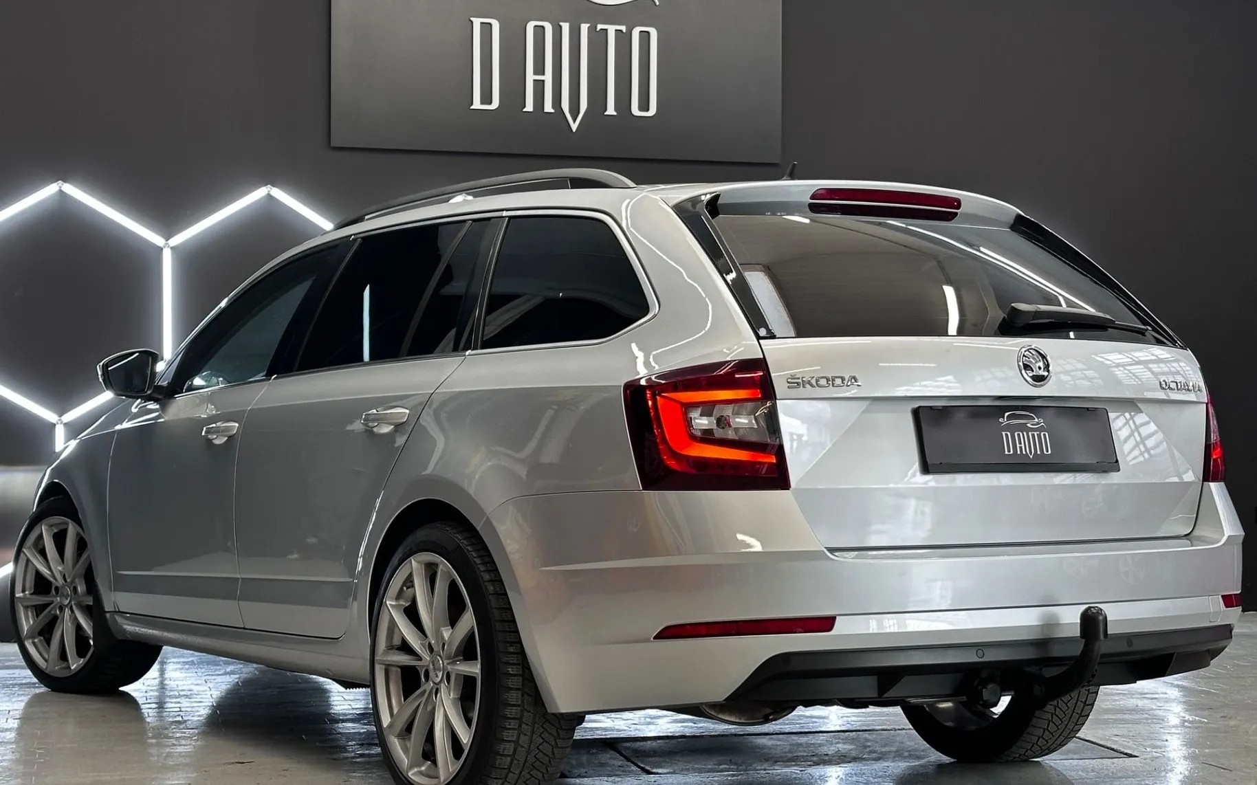 Zunanja slika - Škoda Octavia - 2.0 TDI DSG 110 kW-LED-NAVI-KLJUKA-AMBIENT-ACC - 6