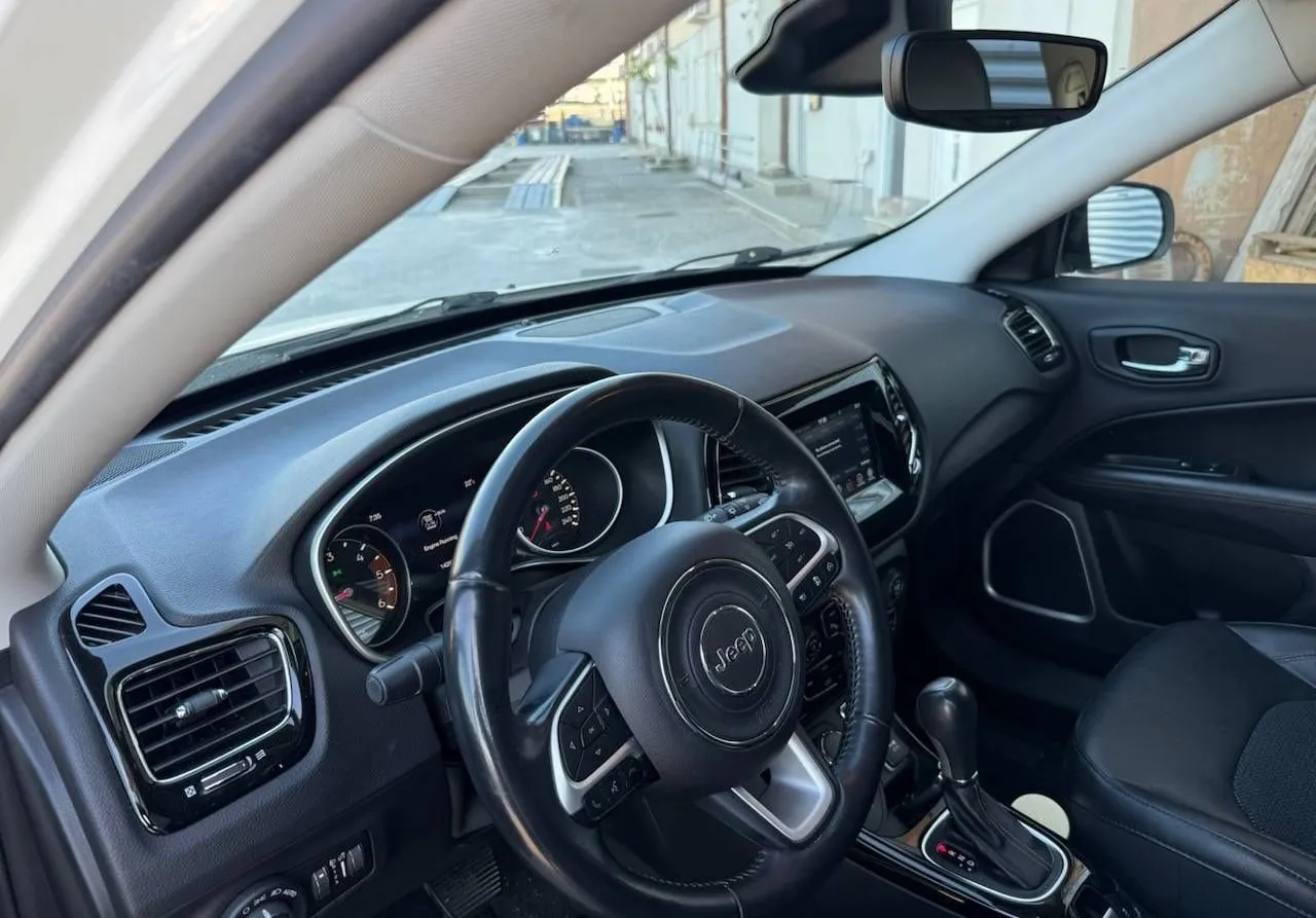 Notranja slika - Jeep Compass - 2.0 MultiJet 4X4 Limited - 7