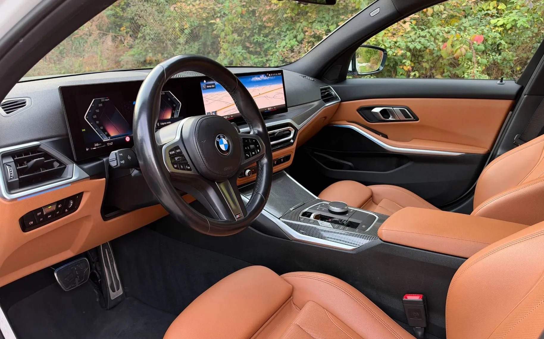 Notranja slika - BMW serija 3: - 318d Avt. M-SPORT|Widescreen|Led|Ambient|19col - 9