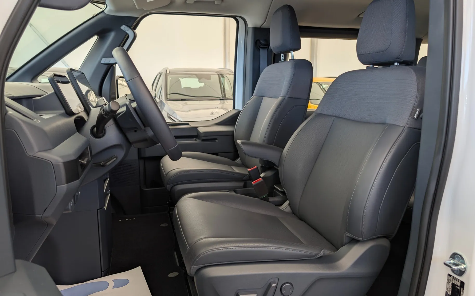 Zunanja slika - KIA PV5 Passenger - 71.2 kWh baterija 120 kW 163 KS Quantum - 7