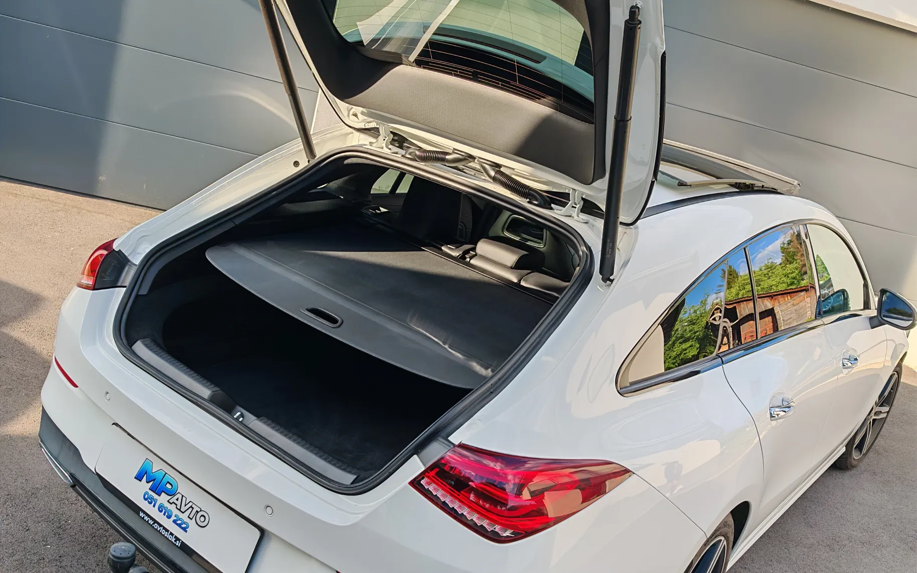 Zunanja slika - Mercedes-Benz CLA-Razred - Shooting Brake 220 d 190hp Pano 360° Full Led - 5