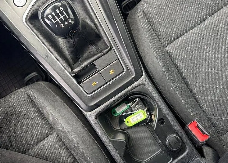 Zunanja slika - Volkswagen Golf - 2.0 TDI Life 85 Navi-Tempomat-Led-Slo-Prvi Lastnik - 10