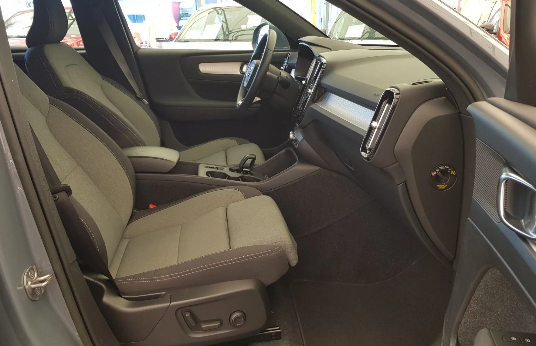 Zunanja slika - Volvo XC40 - T4 Recharge Twin Engine Inscription KAMERA PRIKLOP - 10