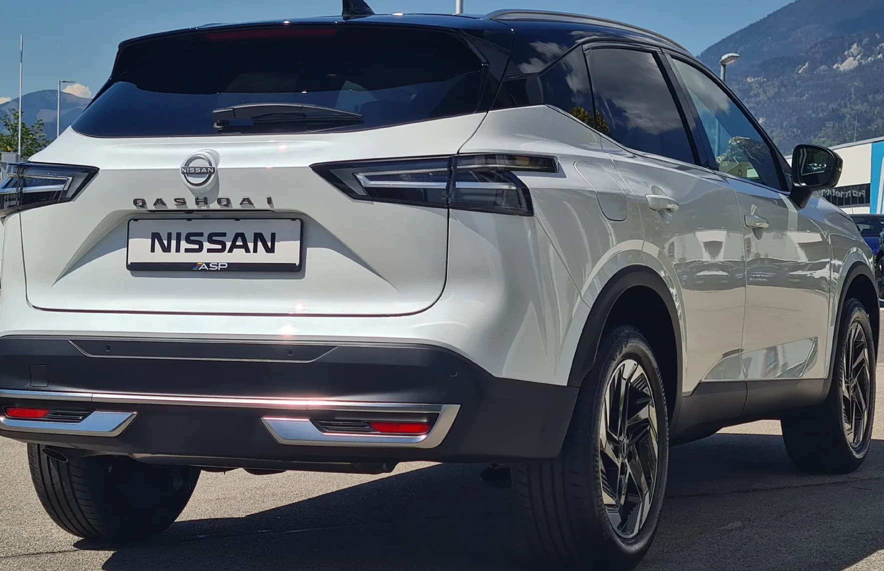 Zunanja slika - Nissan Qashqai - 1.3 DIG-T M.Hyb.158 2WD X-Tr. N-CONNECTA - 8