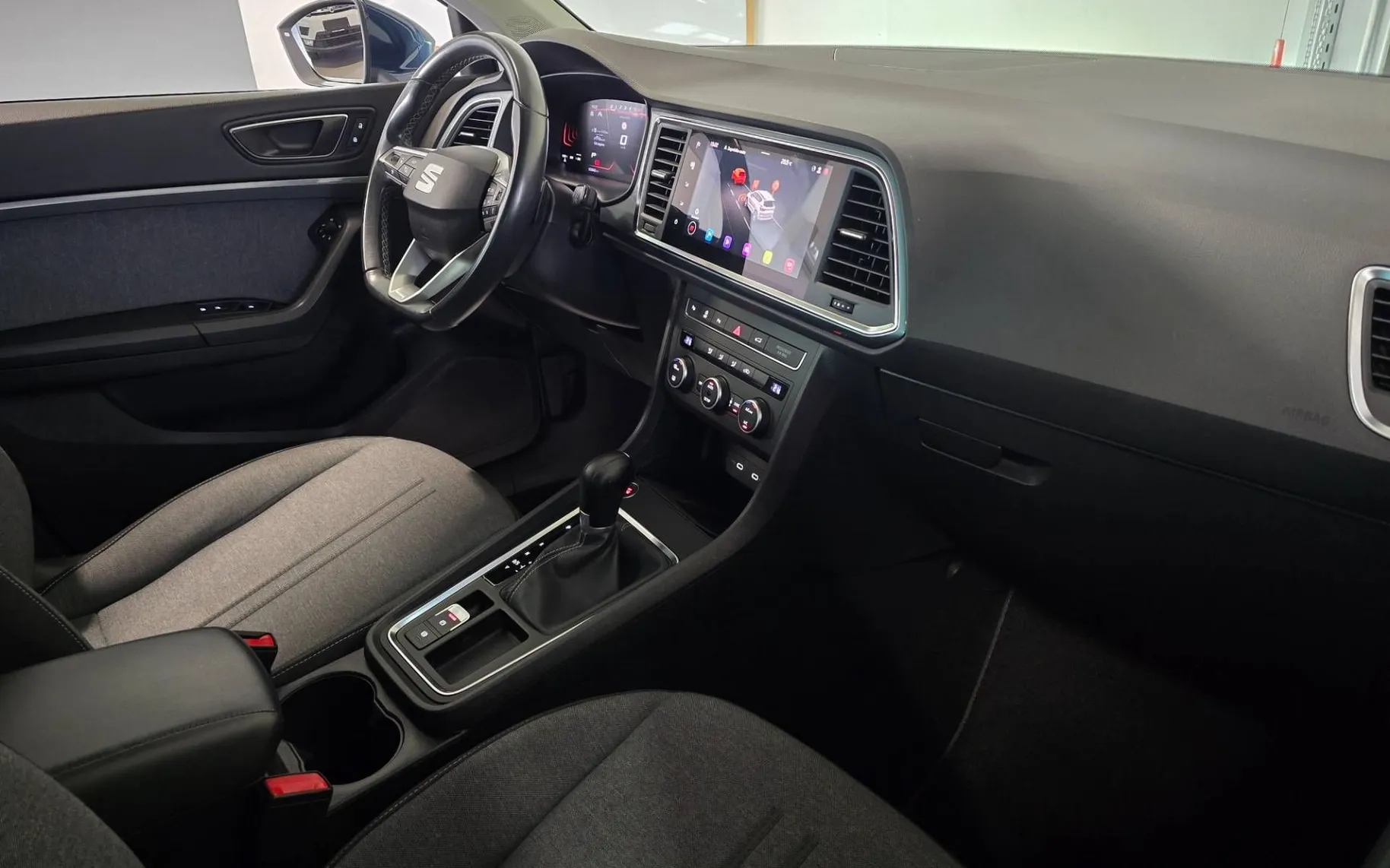 Notranja slika - Seat Ateca - 2.0 TDI Style DSG - LED.kamera.navi.asistence.ACC. - 9