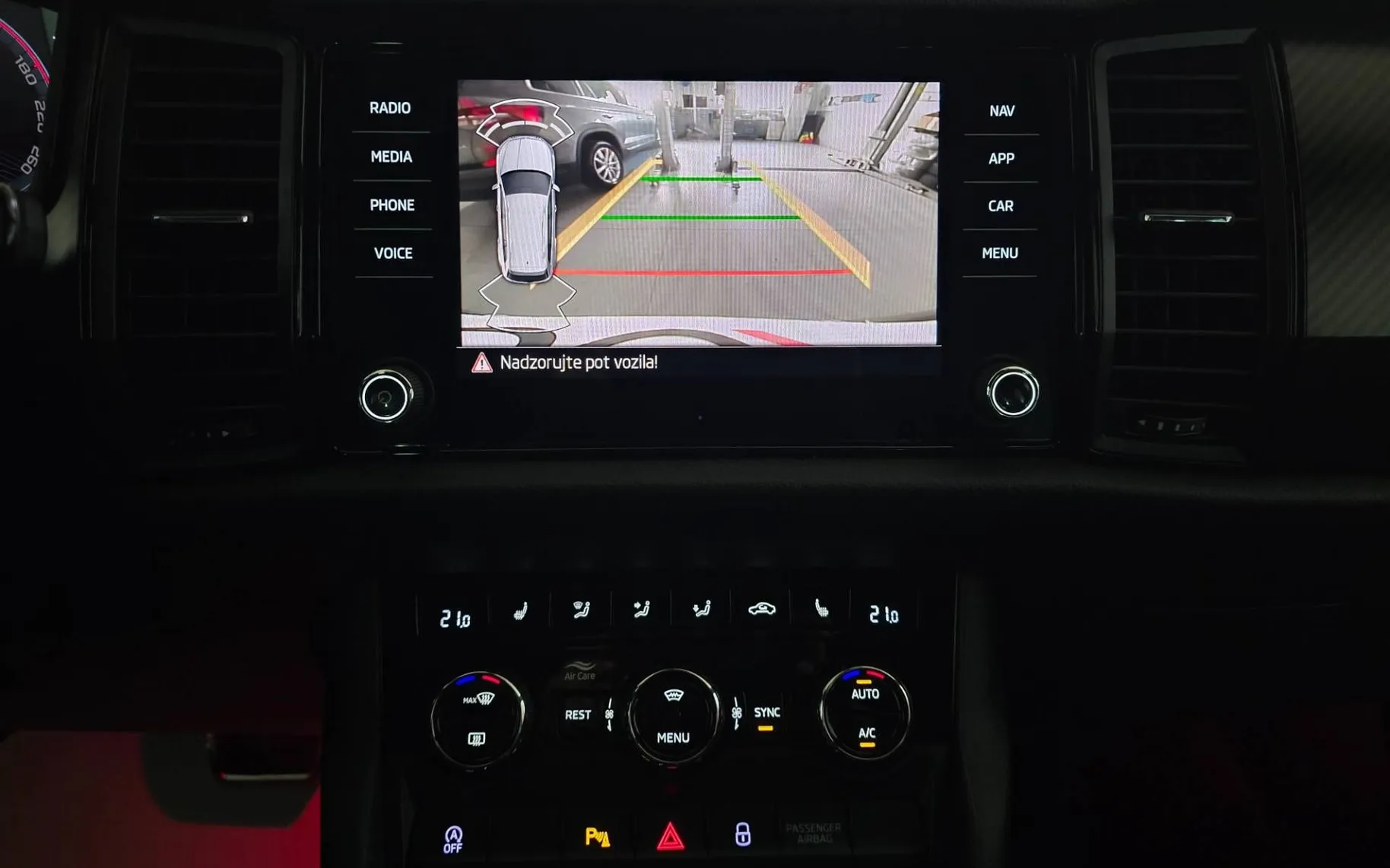 Notranja slika - Škoda Kodiaq - 2.0 TDI Sportline DSG- Matrix.virtual.kamera.ALU19 - 16