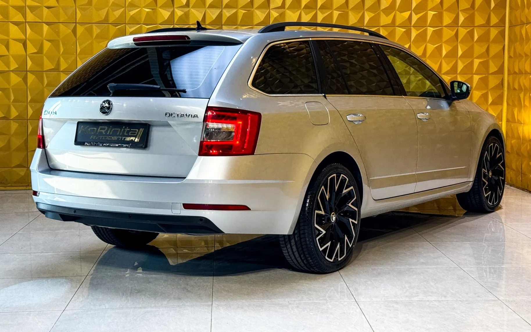 Notranja slika - Škoda Octavia - 2.0 TDI AUT. GRETJE-NAVI-TEMP-MULTIFUNKCIJA - 11