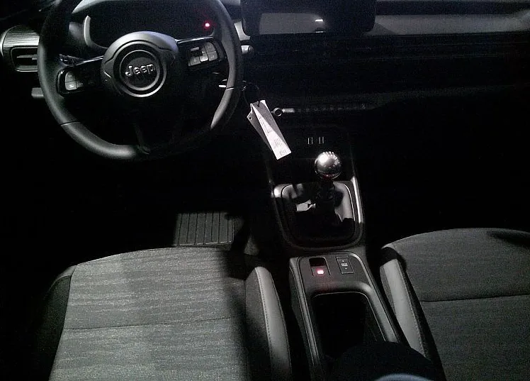 Zunanja slika - Jeep Avenger - 1.2 GSE 100 Altitude - 9
