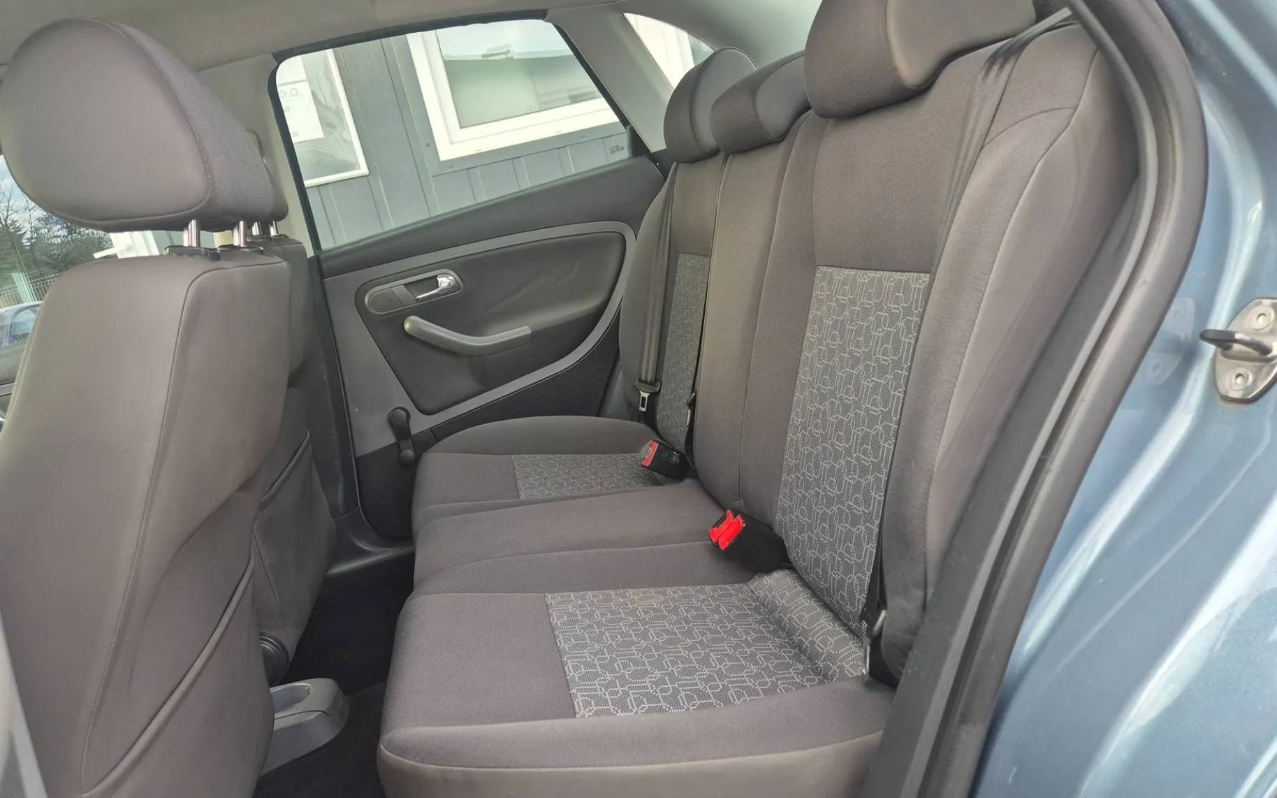 Zunanja slika - Seat Cordoba - 1.4 16V°1.LASTNIK°SLO°KLIMA°SERVO°RADIO CD°ABS° - 12