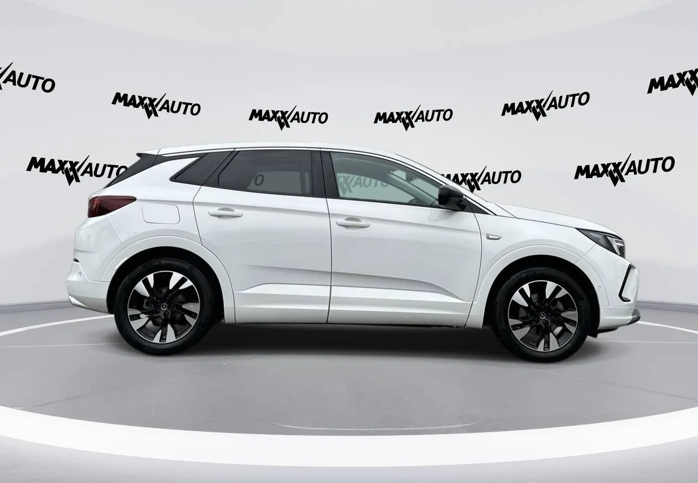 Zunanja slika - Opel Grandland X - 1.5 D AUT ULTIMATE ACC MRTVI KOT GRETJE SED+VOLAN - 3