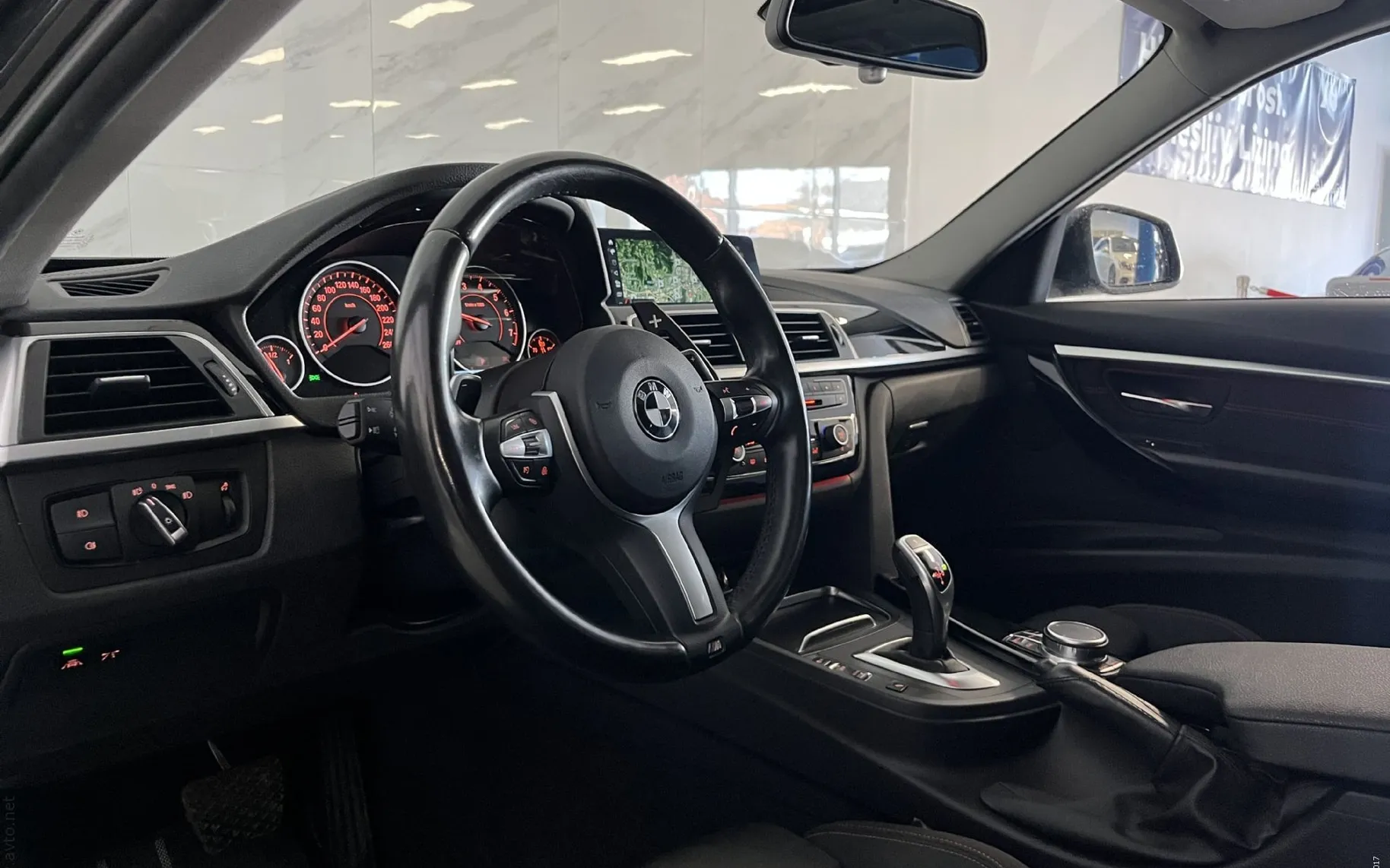 Notranja slika - BMW serija 3 Touring: - 340i|xDrive|Tempomat|Pano|Gretje|PDC|HUD|Kljuka|.. - 7