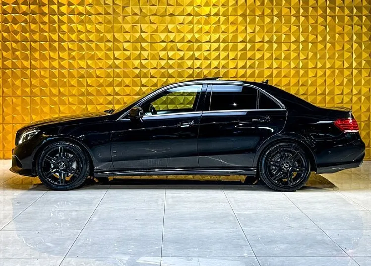 Zunanja slika - Mercedes-Benz E-Razred - E 220CDI AMG LINE-PANO.-GRETJE-NAVI.-F1 - 6