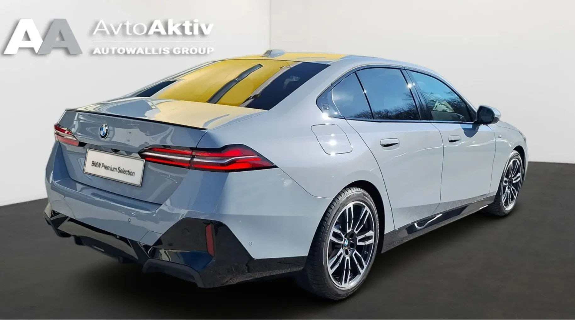 Zunanja slika - BMW Serija 5 - : 520i  AT  M-Sport. iconic glow. HUD. adaptive LED - 5