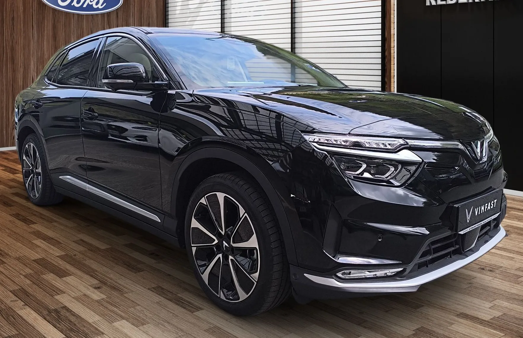 Zunanja slika - Vinfast VF8 - 87.7kWh AWD Plus 408PS-GRATIS POLNILNICA 22 KW - 2