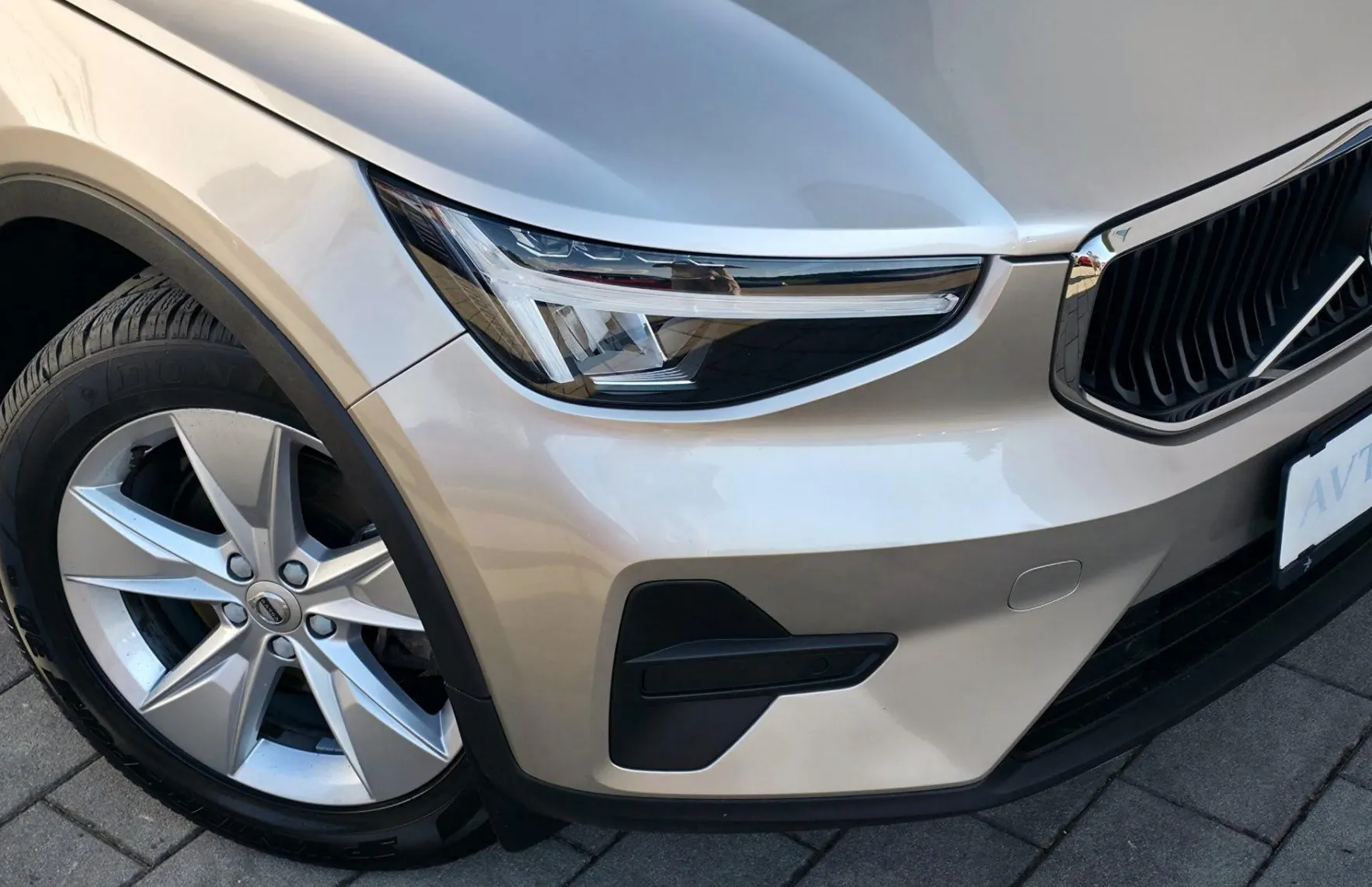 Zunanja slika - Volvo XC40 - B3P Core AT FULLED•TEMP•LANE•VIRTUAL•KEYLESS•17C• - 20