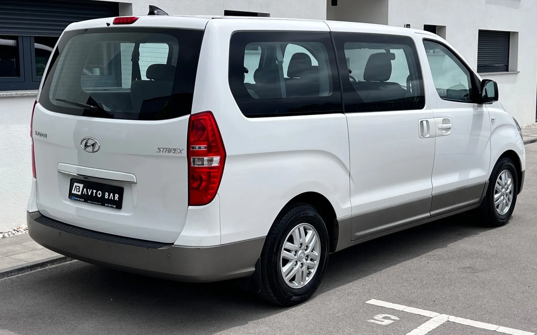 Zunanja slika - Hyundai H-1 - 2.5 CRDi+8SED+R.KAMERA+NAVI+3CONSKA KLIMA... - 6