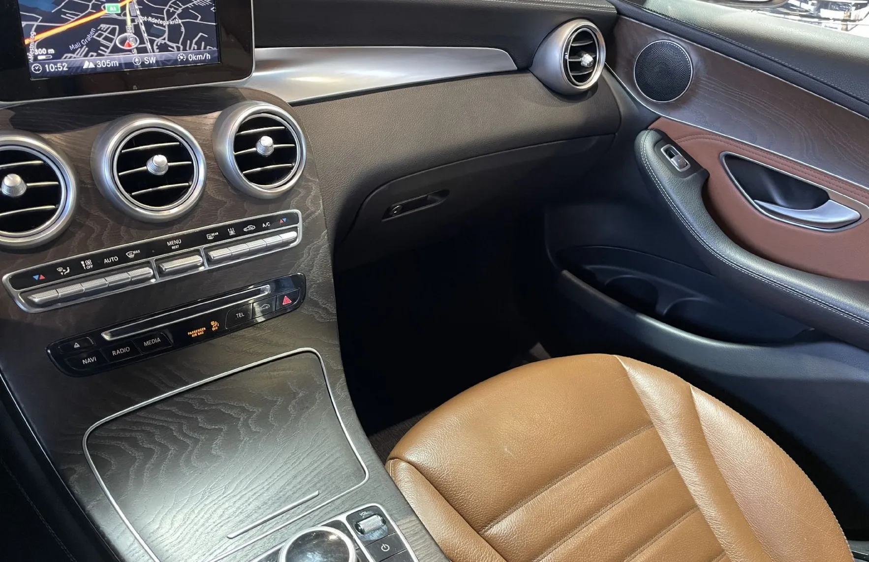 Zunanja slika - Mercedes-Benz GLC-Razred - GLC coupe GLC350e-4MATIC-360KAMERA-EXCLUSIVE-PANO-USNJE-LED - 12