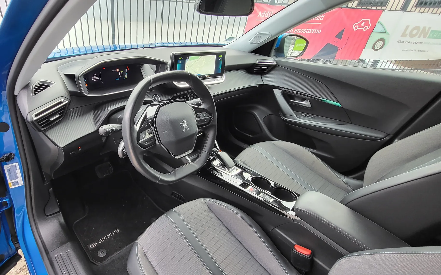 Zunanja slika - Peugeot 2008 - e- Allure - 10